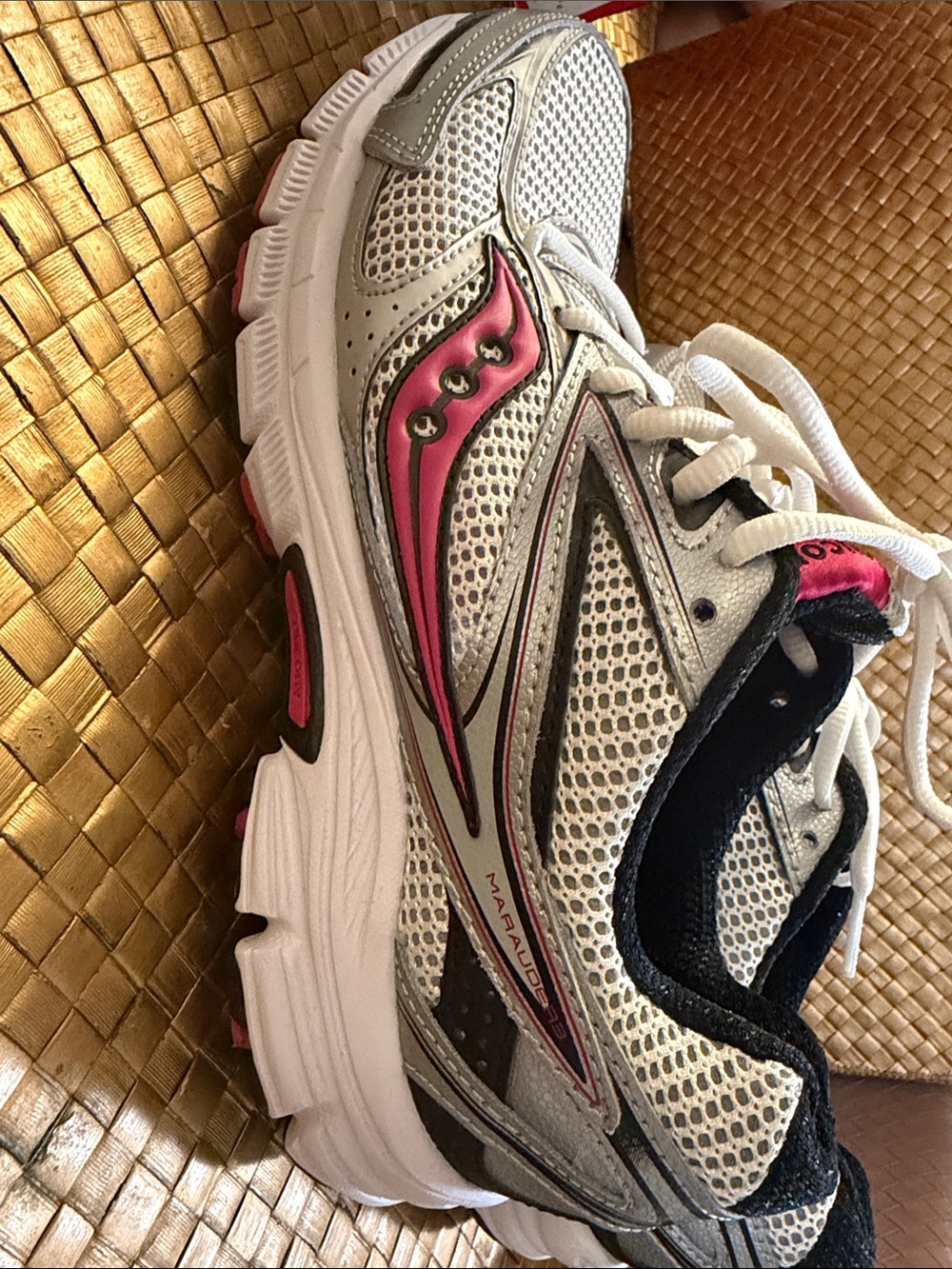 Saucony White and Pink Women's Athletic Running Shoes